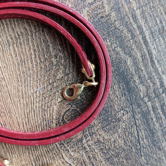 Red leather Louis Vuitton heart bracelet - Picture 2 of 4